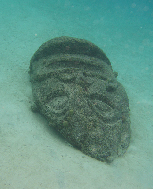 Underwater tiki in Moorea